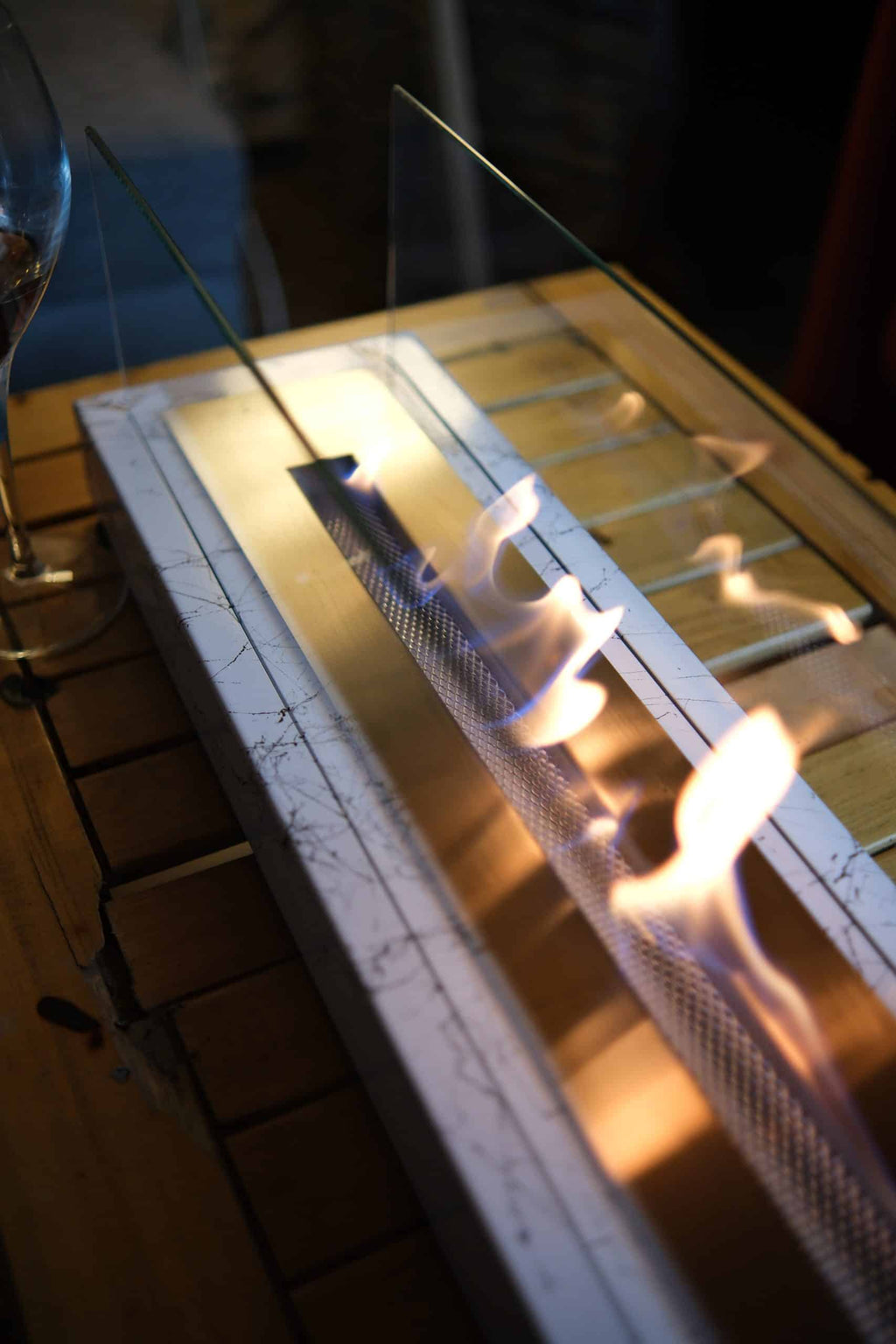 LUMIA Mermer Desenli Masaüstü Şömine Beyaz