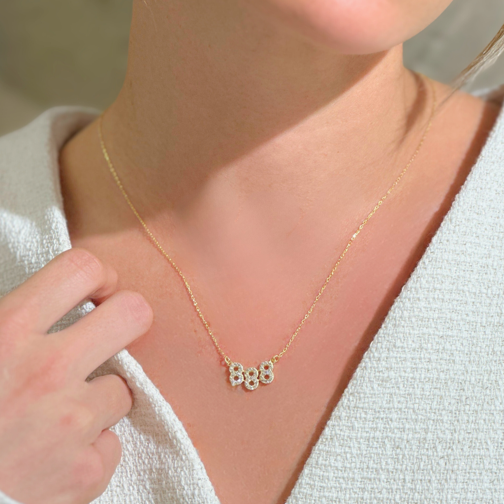 888 Kolye – 925 Ayar Gümüş, Altın Kaplama & Taş Detaylı