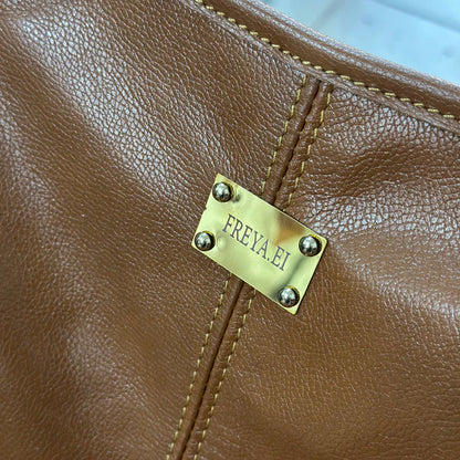 Eir Throne Hakiki Deri Sandalye & Paslanmaz Çelik İskelet