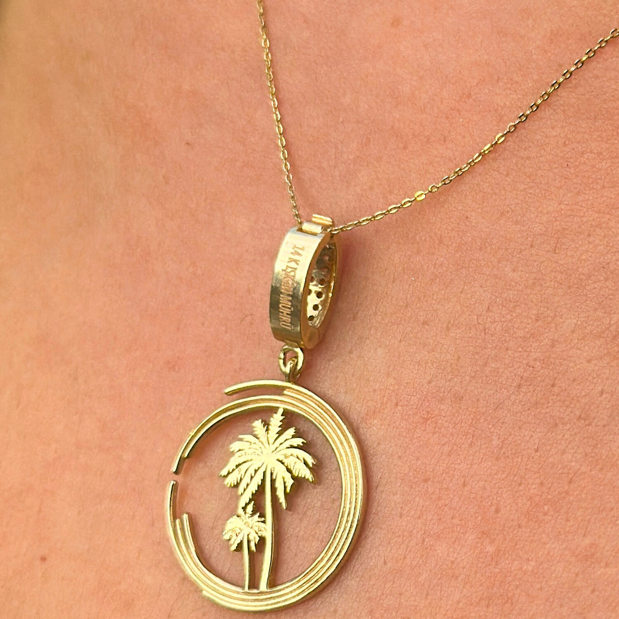 Işığın Mührü Kolye – 14 Ayar Altın, Swarovski Taşlı