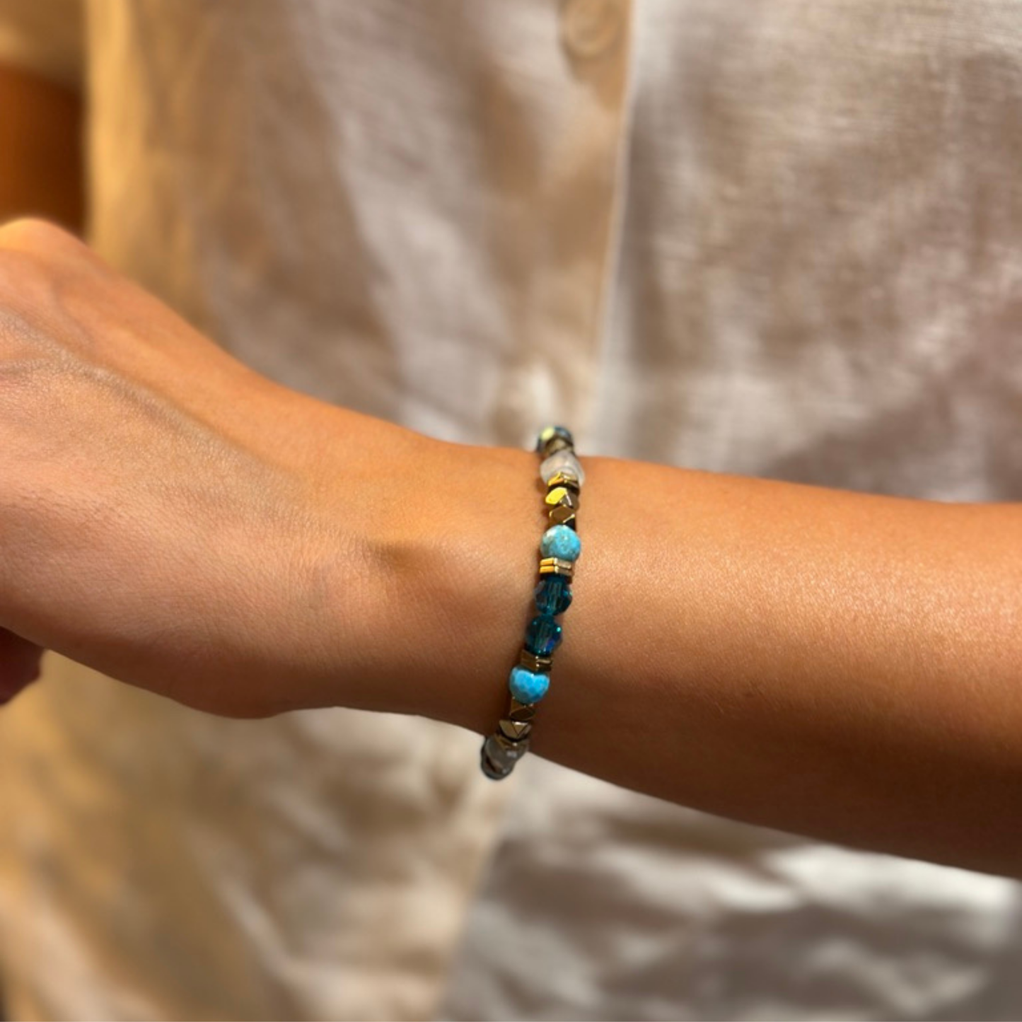 Cleopatra Bileklik – 7 Çakra Swarovski ve Doğal Taşlar (Turkuaz, Akuamarin, Hematit)