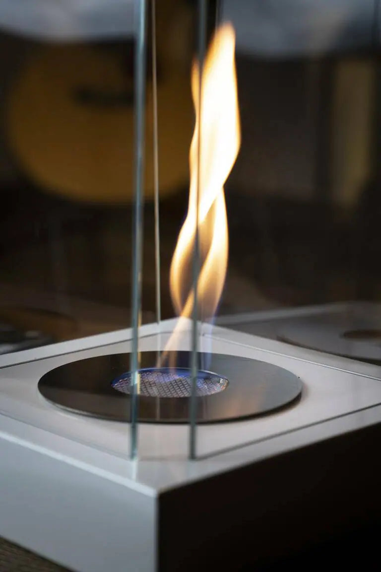 Aurafire Masa Üstü Kare Bioethanol Şömine – Beyaz (Dekoratif & Bacasız)