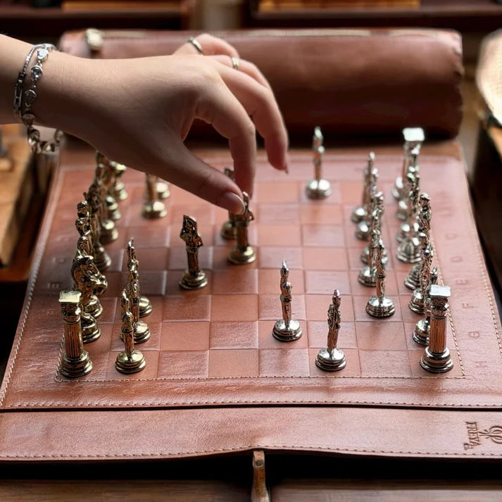 Pantheon Koleksiyon El Yapımı Deri Satranç Takımı