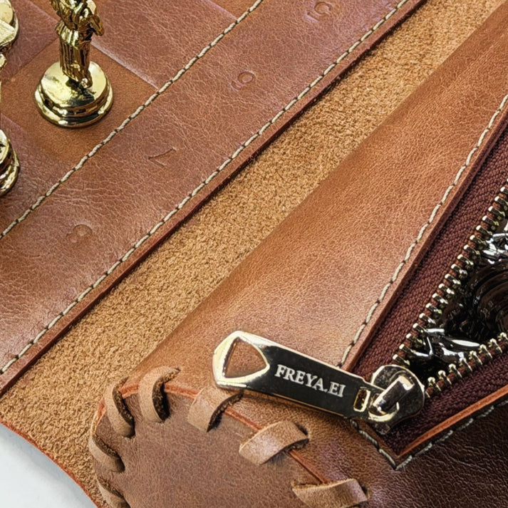 Pantheon Koleksiyon El Yapımı Deri Satranç Takımı