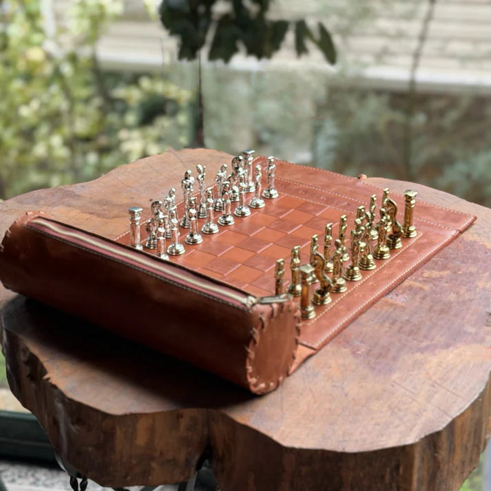 Pantheon Koleksiyon El Yapımı Deri Satranç Takımı