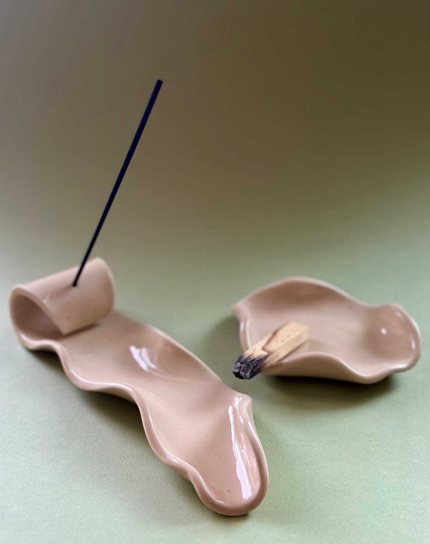 El Yapımı Seramik İkili Tütsülük Seti – Palo Santo & Uzun Tütsülük