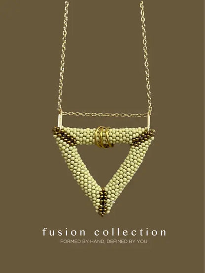 Fusion Özel İşleme Üçgen Kolye